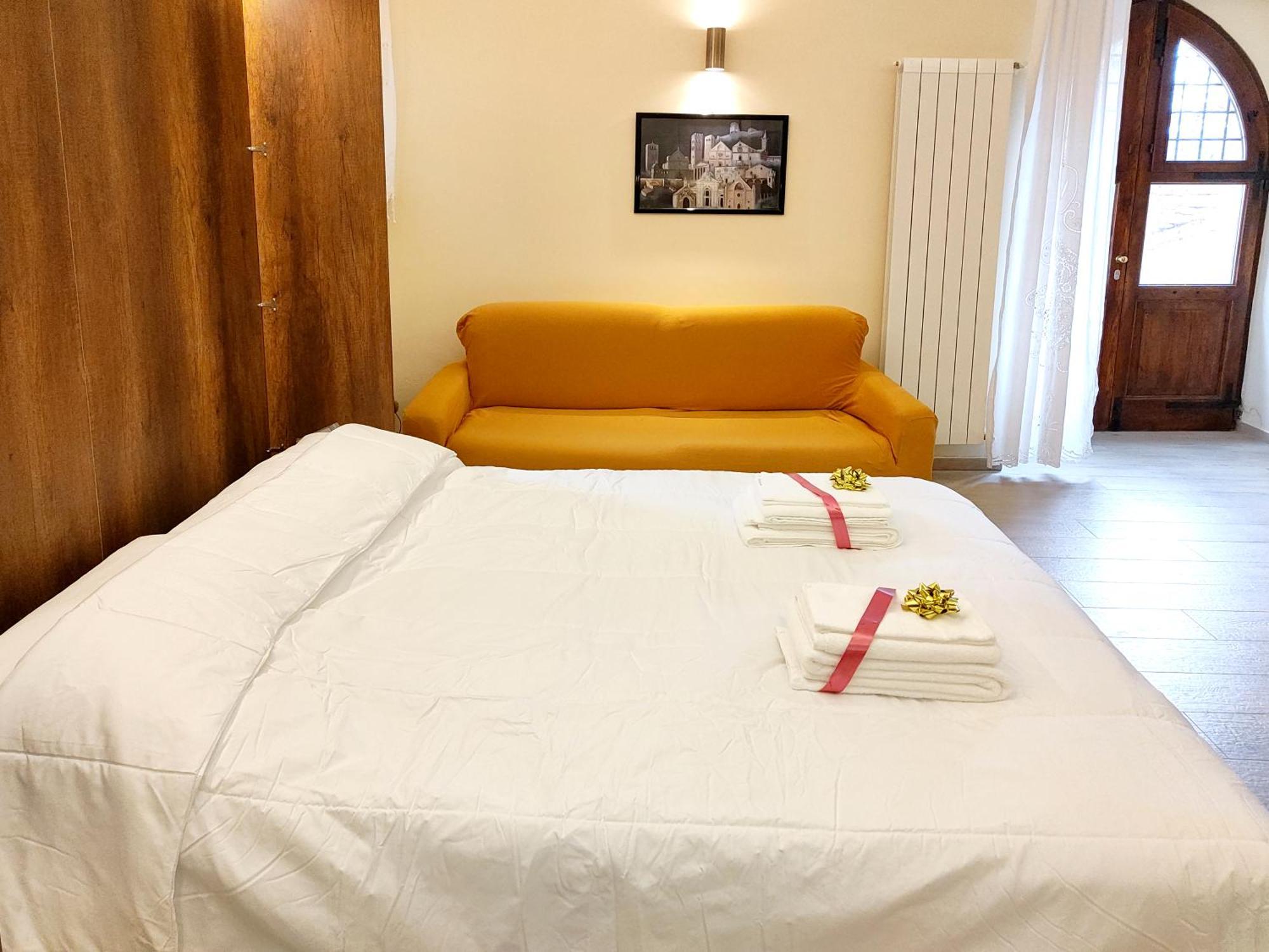 La Suite Di San Rufino - Myassisisuite Appartamenti - A 13 Minuti Da San Francesco - 2 Letti Matrimoniali-Centrale Esterno foto