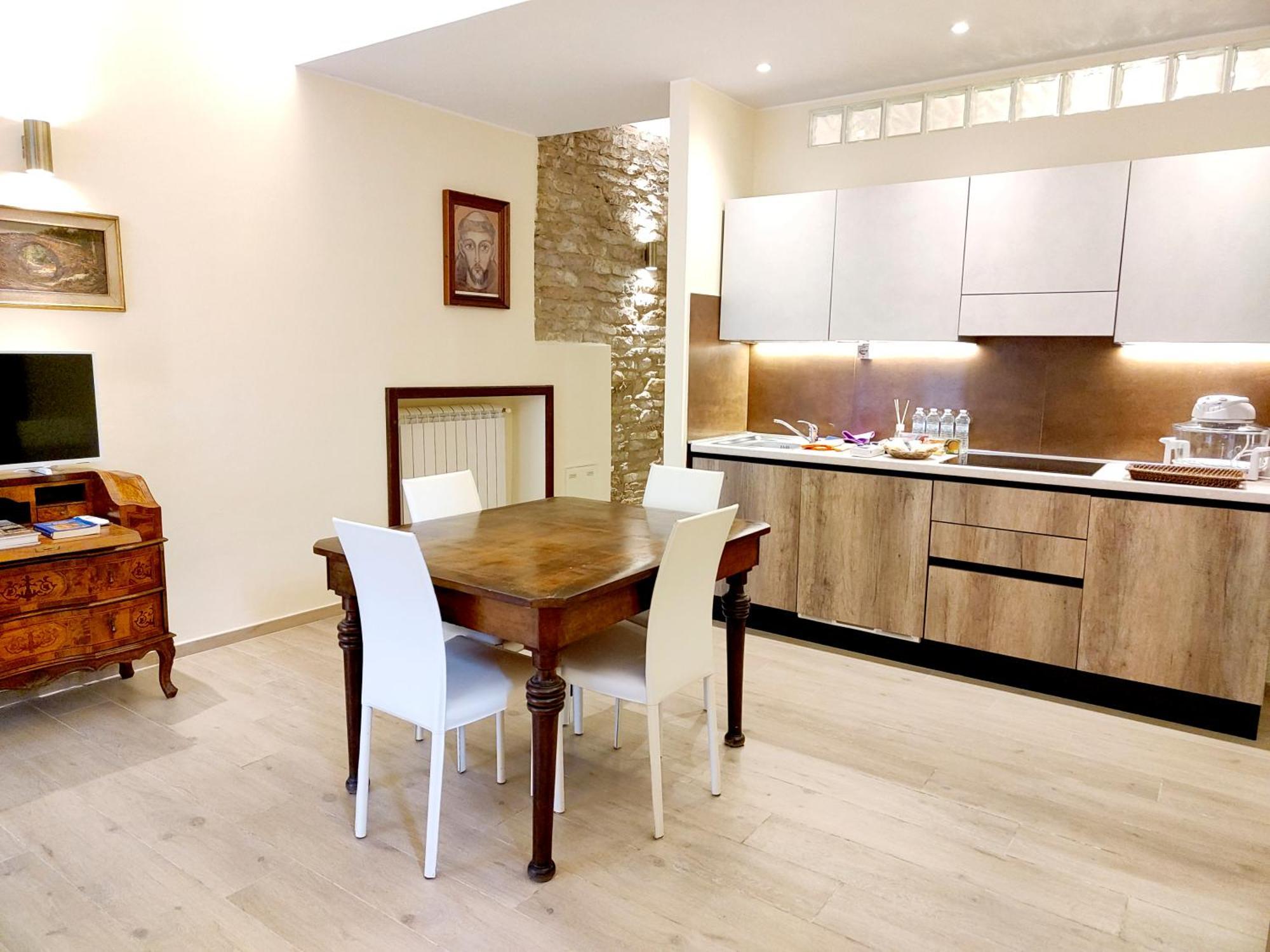 La Suite Di San Rufino - Myassisisuite Appartamenti - A 13 Minuti Da San Francesco - 2 Letti Matrimoniali-Centrale Esterno foto