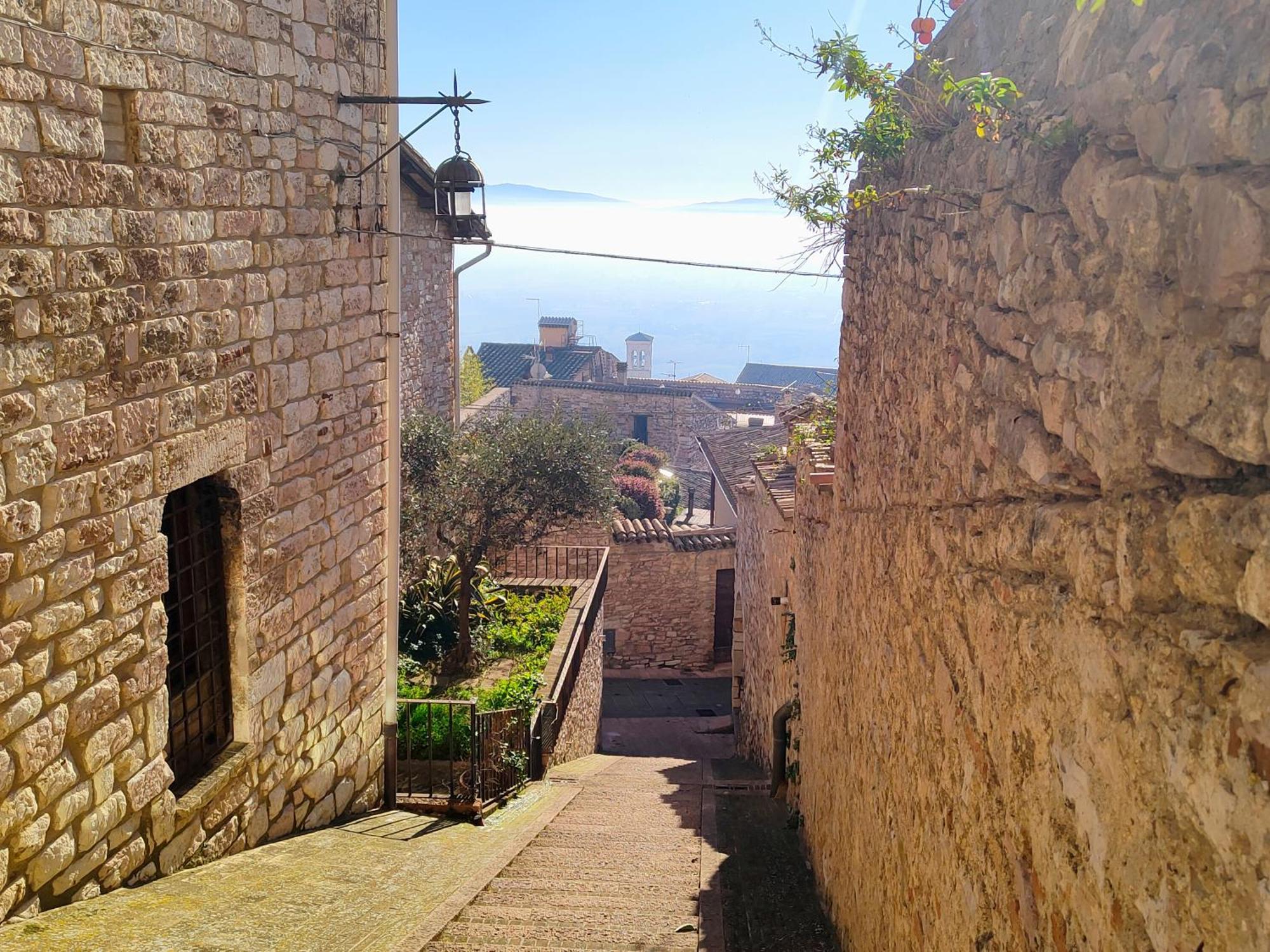 La Suite Di San Rufino - Myassisisuite Appartamenti - A 13 Minuti Da San Francesco - 2 Letti Matrimoniali-Centrale Esterno foto